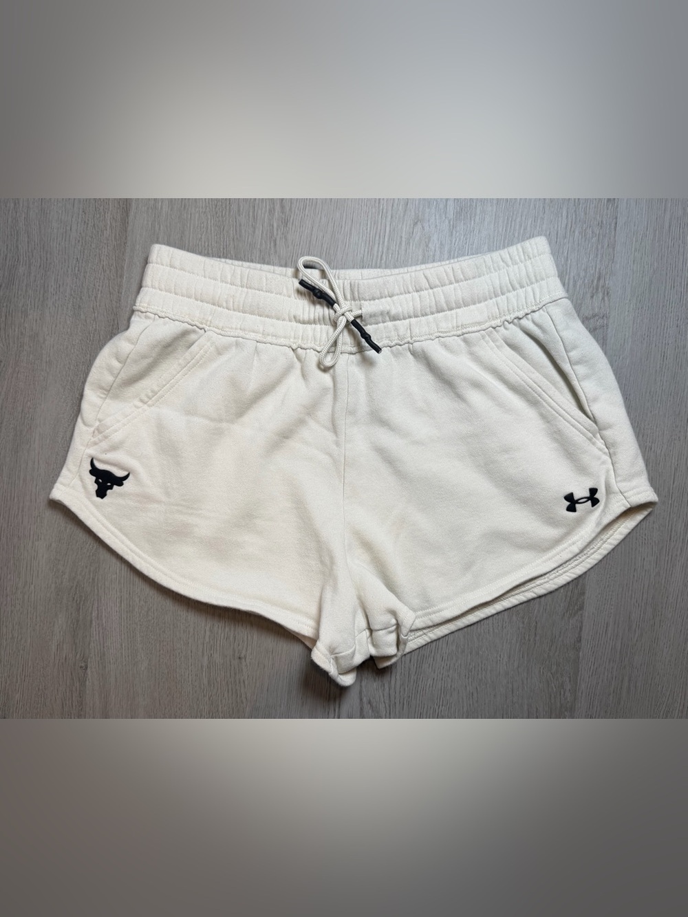 Under Armour Project Rock Cream Fleece Lounge Shorts M